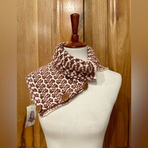 NWT Simply Noelle - Chunky Knit Nantucket Buttoned Scarf - Dusty Mauve/Cream